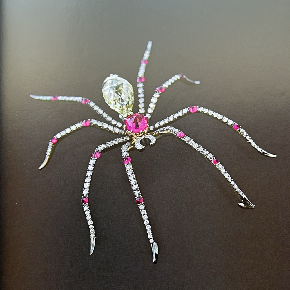 TAFFIN: The Jewelry of James de Givenchy Rizzoli Books - Picture 13 of 15